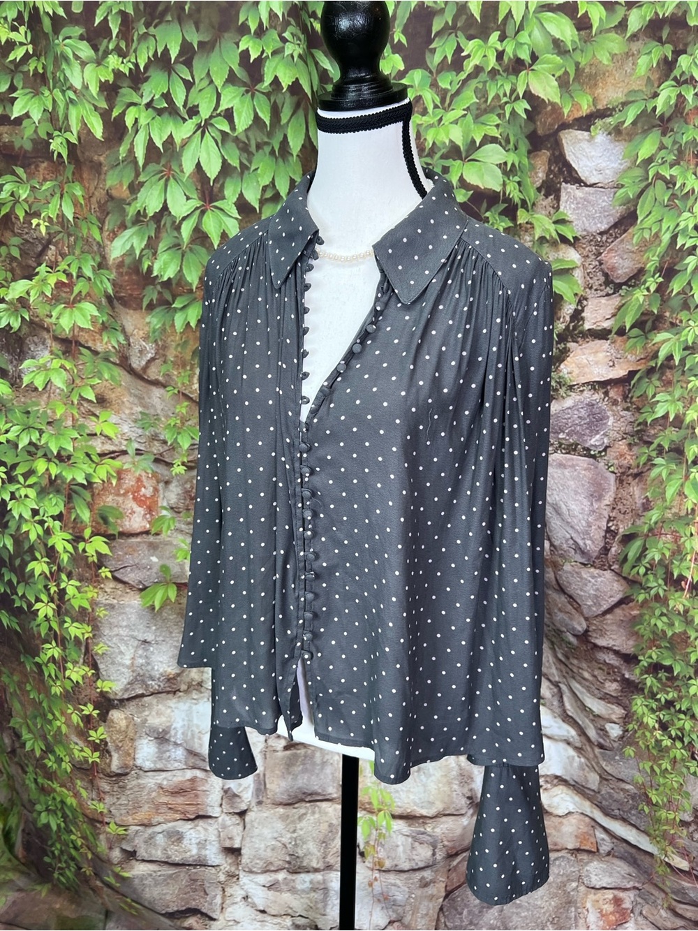 FREE PEOPLE Hi/Lo Gray Dotted Button Front Boho Workwear Swing Blouse, S - Picture 6 of 16